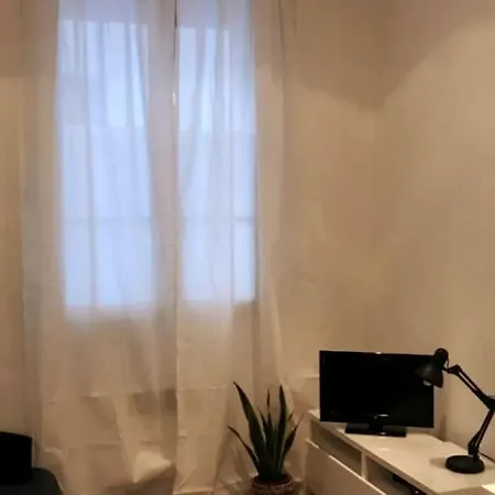 Functional Apartment, Belleville, 11 * Parijs