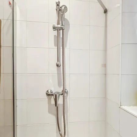 Functional Apartment, Belleville, 11 *