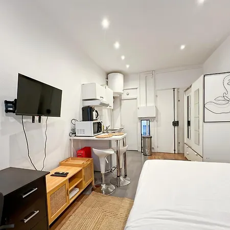 Functional Apartment, Belleville, 11 Paris
