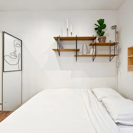 Functional Apartment, Belleville, 11 Paris